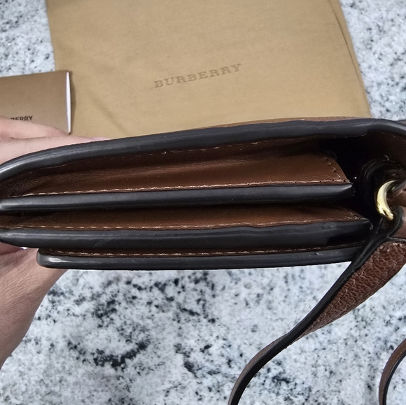 ‼️SOLD‼️Burberry Henley Logo Crossbody Bag - Picture 7 of 8